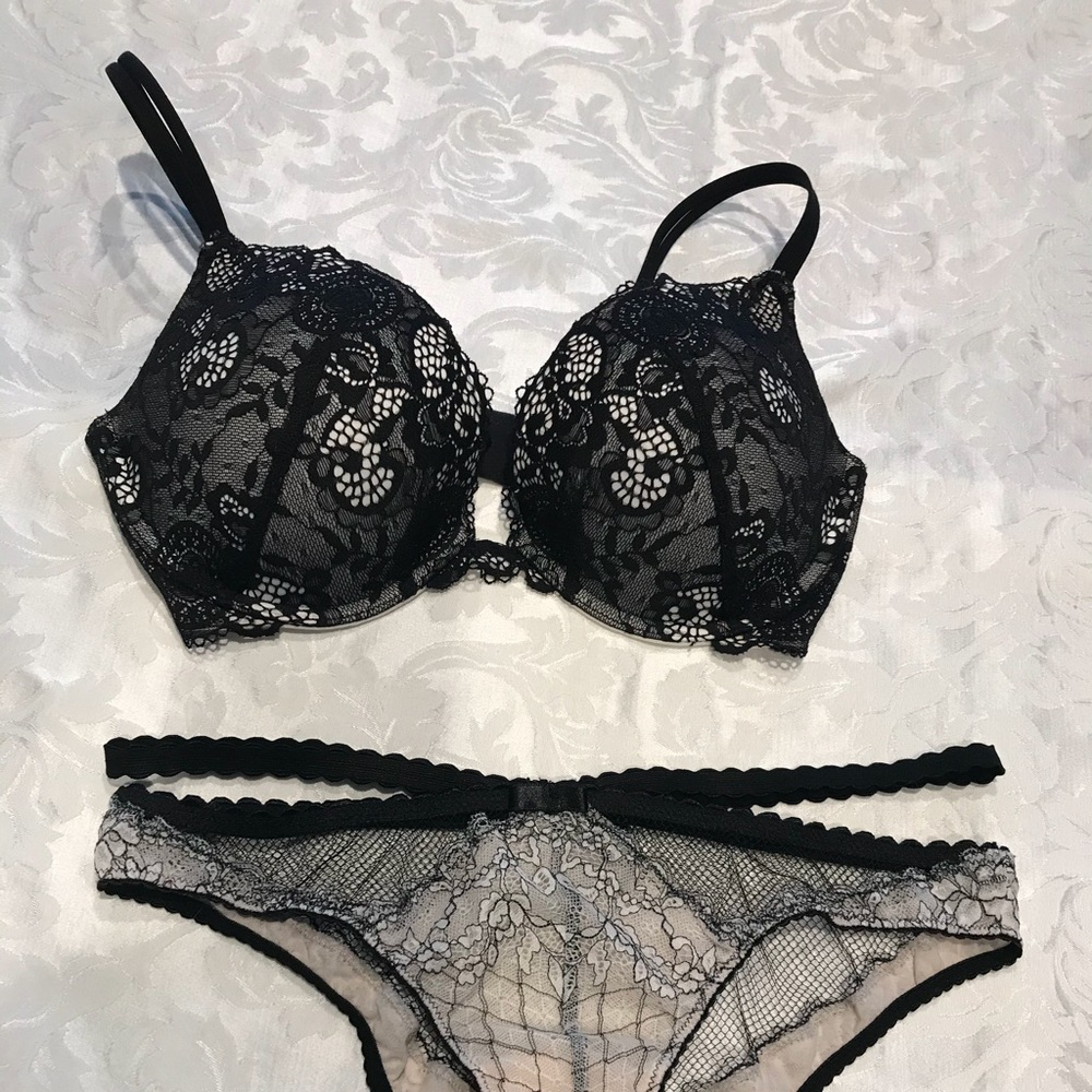 Victoria’s Secret Very Sexy push-up bra 34D